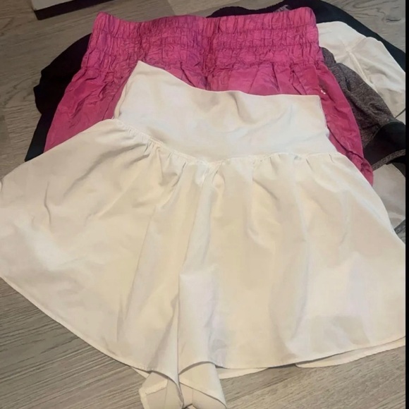 Aerie Women's Cream Skorts - Picture 2 of 2